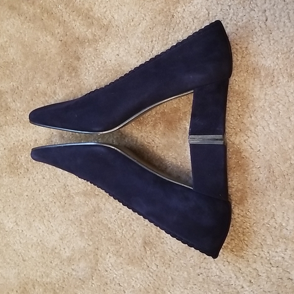Stuart Weitzman Suede Heels - Picture 9 of 13